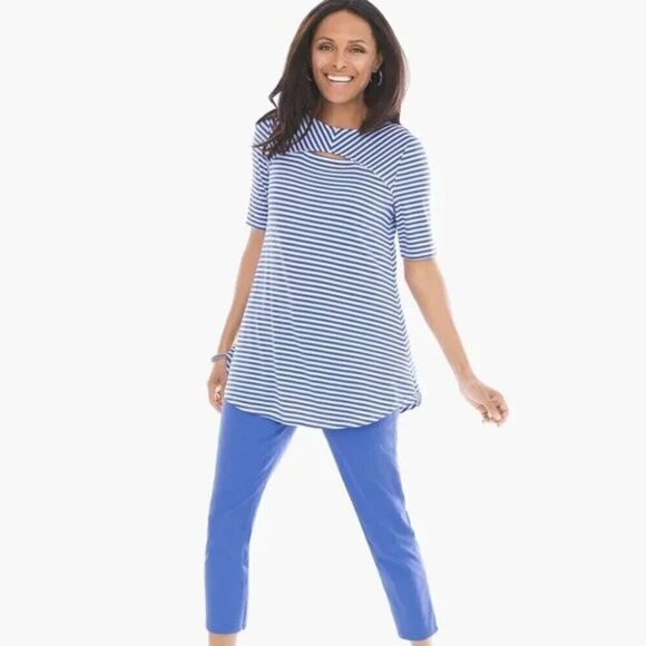 CHICO'S Isla Capri Peek-A-Boo Cutout Top - Size Medium - Picture 9 of 10